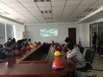 城市建設(shè)學(xué)院遠大班師生赴六安遠大裝配式構(gòu)件工廠參觀實習(xí)